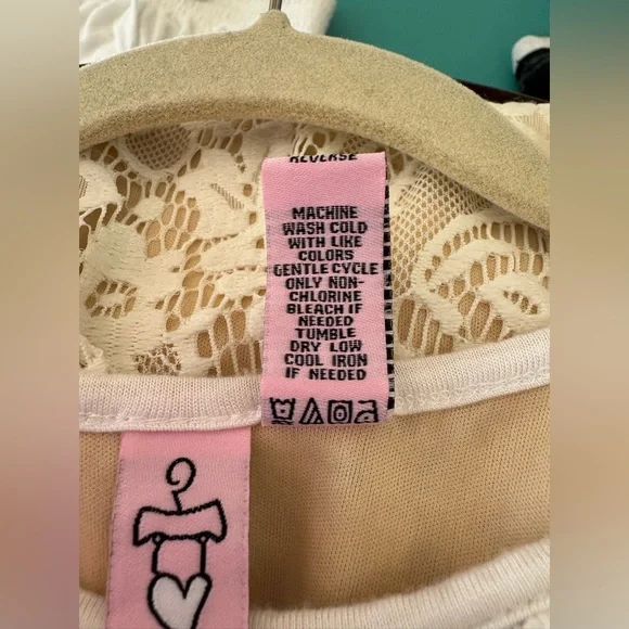 Lace Bodysuit with button opening - size XS - Picture 9 of 12